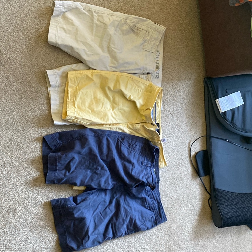 32-32-30 white blue yellow all good condition